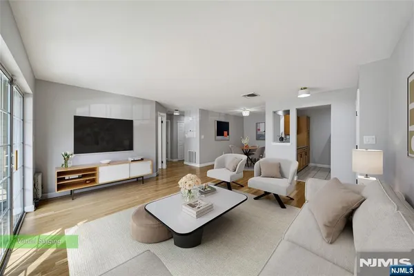 400 CROWN CT 581