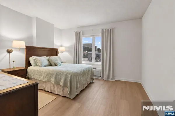 1104 CITY PL