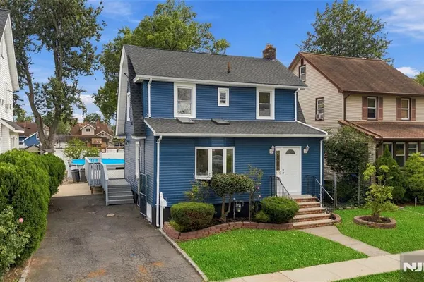 116 E WEBSTER AVE