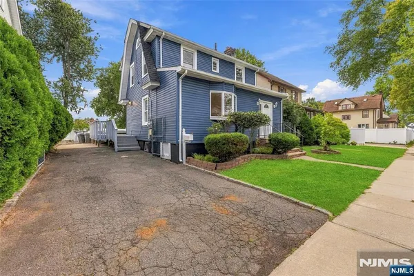 116 E WEBSTER AVE