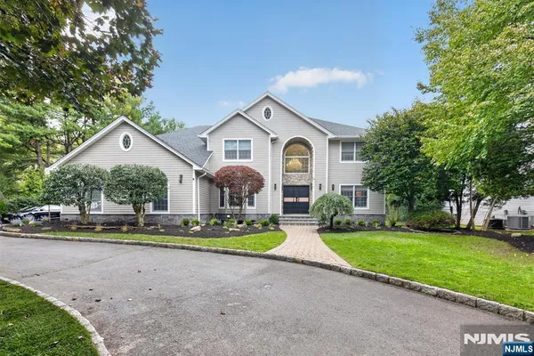 3 RECKTENWALD CT