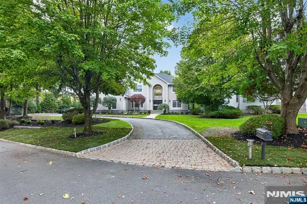 3 RECKTENWALD CT