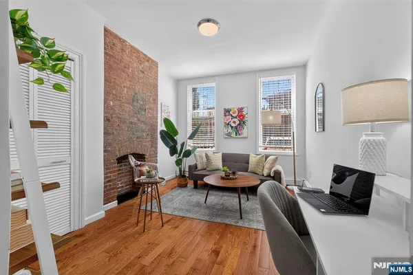 200 WAYNE ST 102