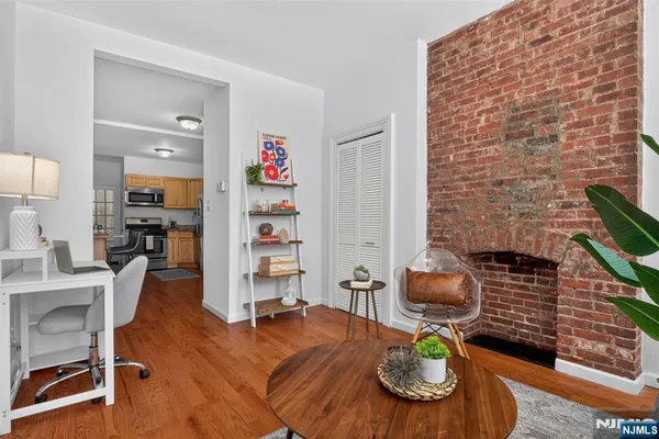 200 WAYNE ST 102