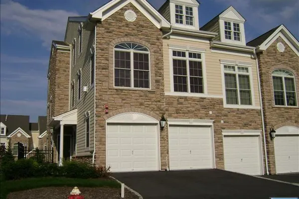 8 SWEENEY CT