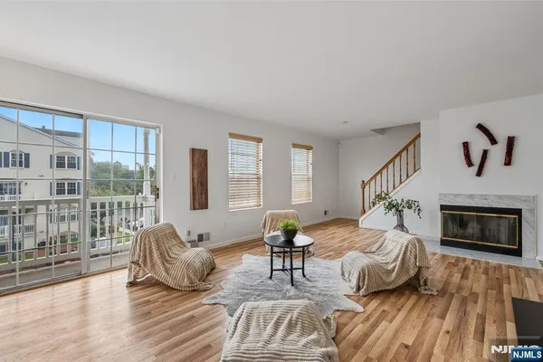 26 SETON HALL DR 514