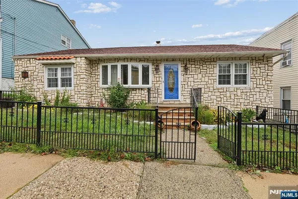 249 BERGEN AVE