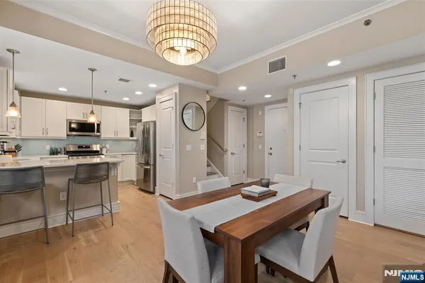 2 PATERSON AVE 2B