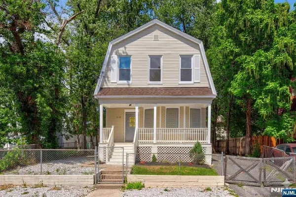 31-33 VOORHEES ST