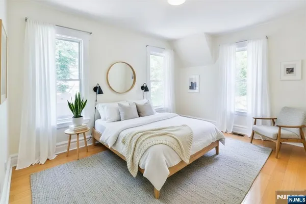 31-33 VOORHEES ST