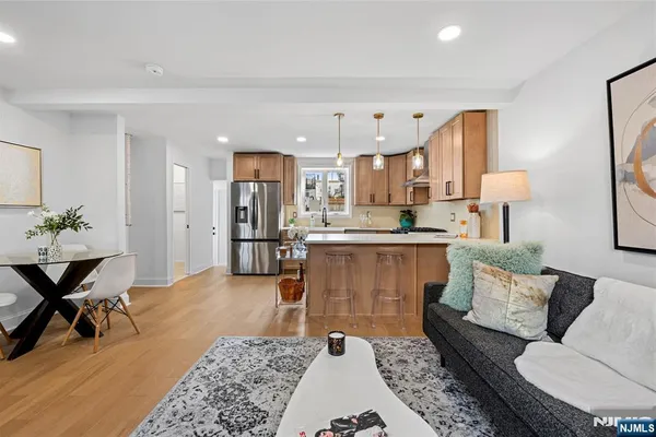 419 2ND ST