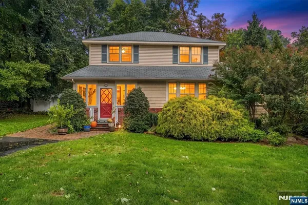 149 W GRAND AVE