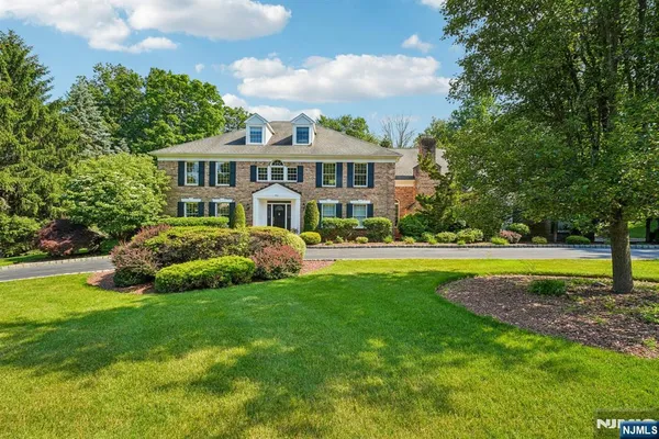416 DEVONSHIRE DR