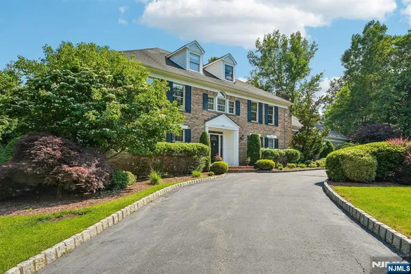 416 DEVONSHIRE DR