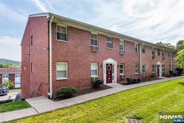 100 PIERSON MILLER DR D12