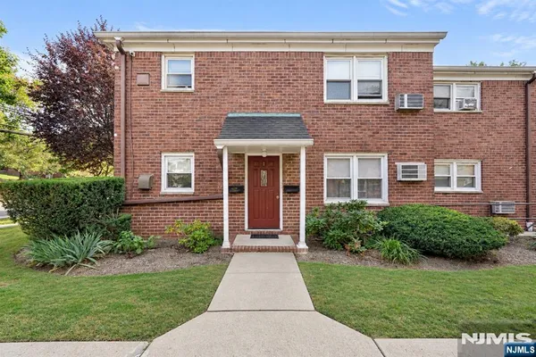 729 BROAD AVE 1