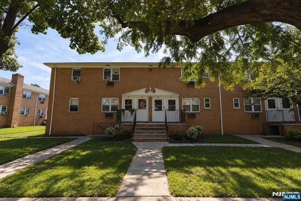 725 JORALEMON ST 71