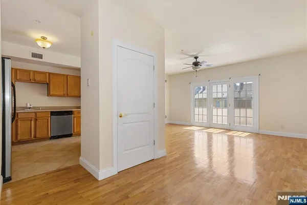1677 SPRINGFIELD AVE 2