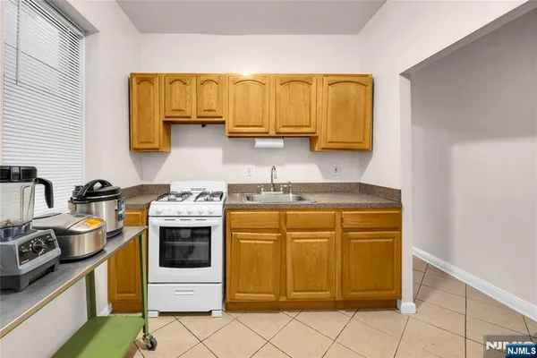 523-525 34TH ST