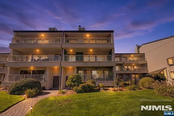1225 RIVER RD 7D