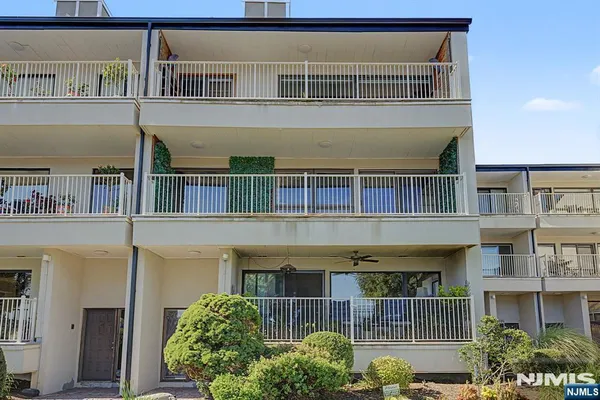 1225 RIVER RD 7D