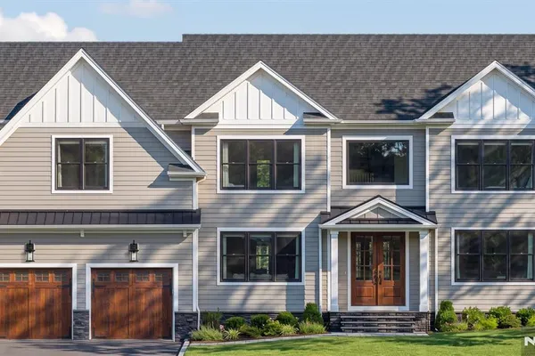 32 TOWNSEND DR