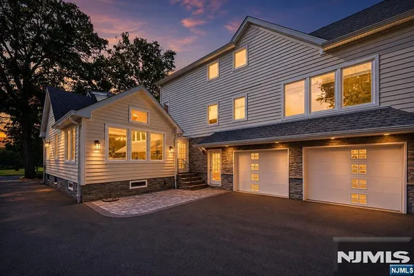 40 DEAN DR