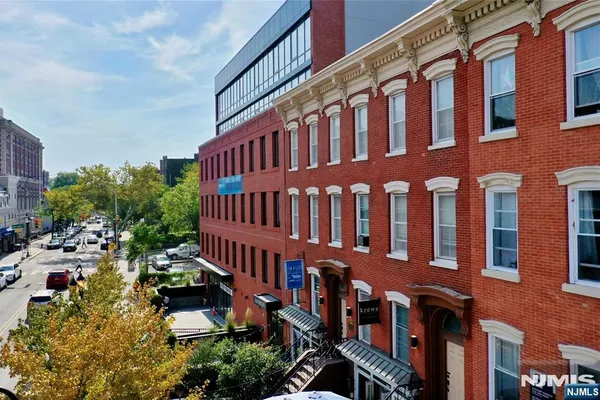 673 BERGEN AVE 2D