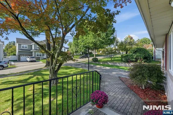 266 ADAMS AVE