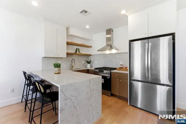 113 OAK ST 2