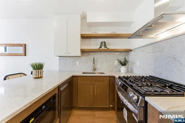 113 OAK ST 2