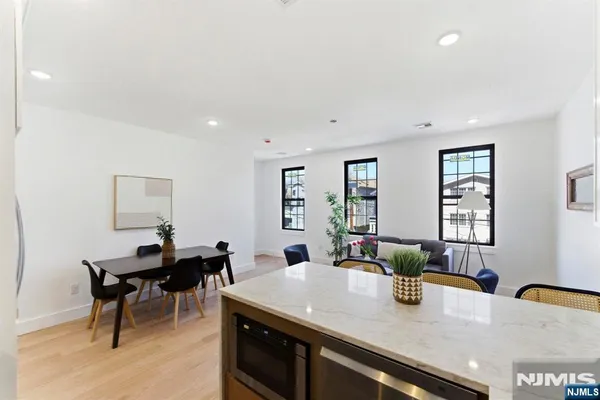 113 OAK ST 2