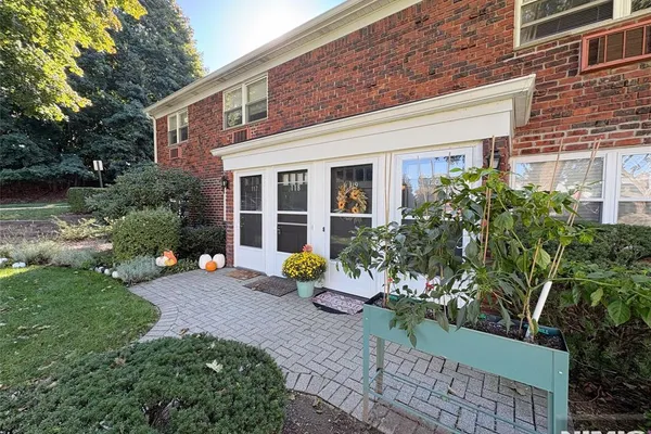 118 REGENCY PARK 118