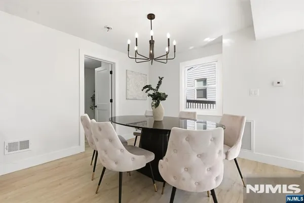 23 BUCKINGHAM RD