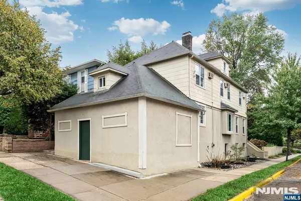 713 LINCOLN AVE