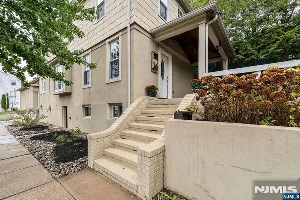713 LINCOLN AVE