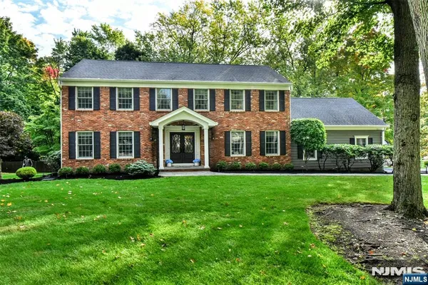 3 CANTERBURY CT