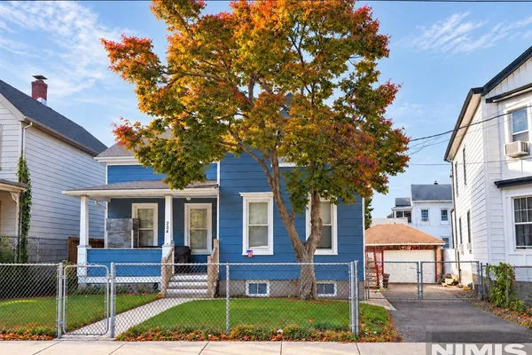 231 BURHANS AVE