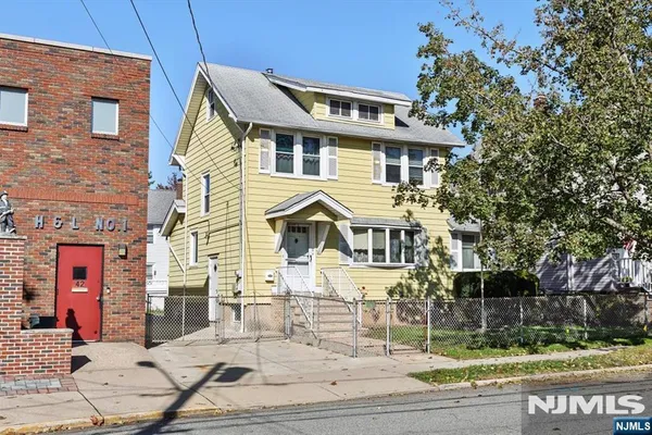 44 GARDEN ST