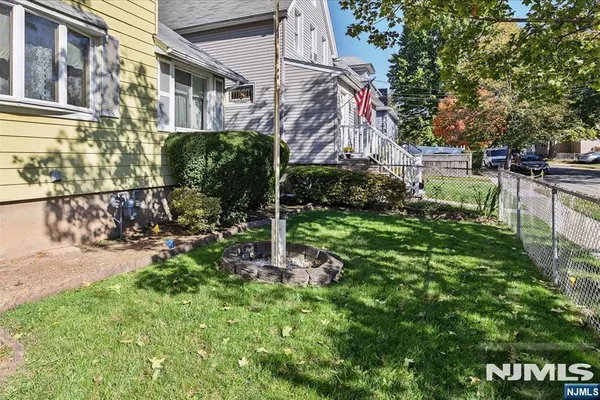 44 GARDEN ST