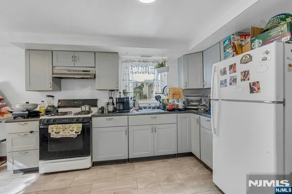 13 ALLEN ST 23