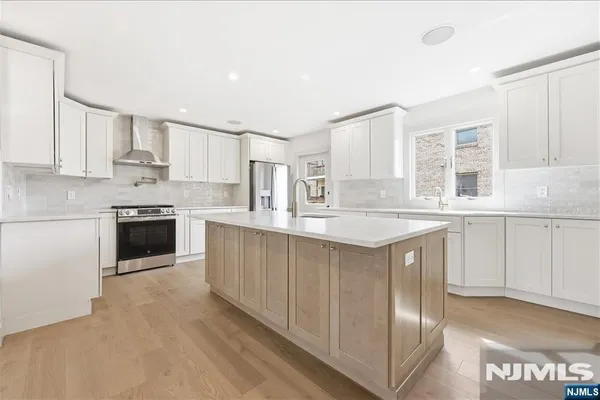 119 CEDAR ST C0119