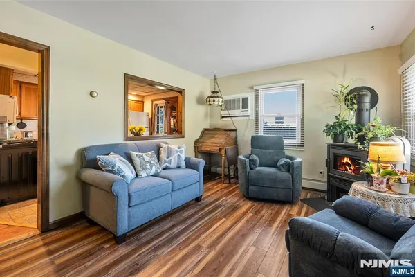 41 WANAQUE AVE