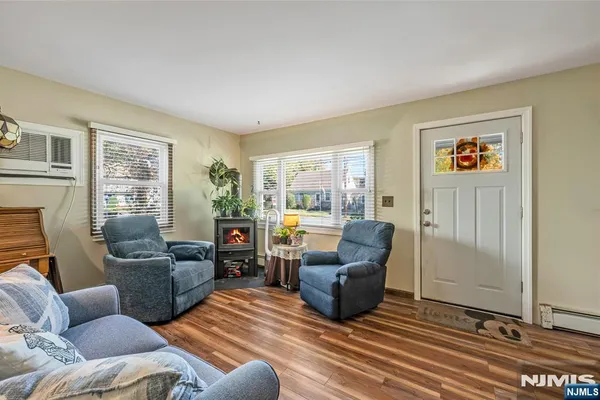 41 WANAQUE AVE