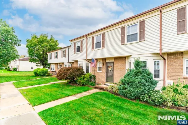 31 ASTOR CT