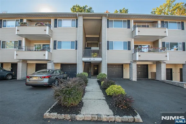 50 W LINDSLEY RD 53