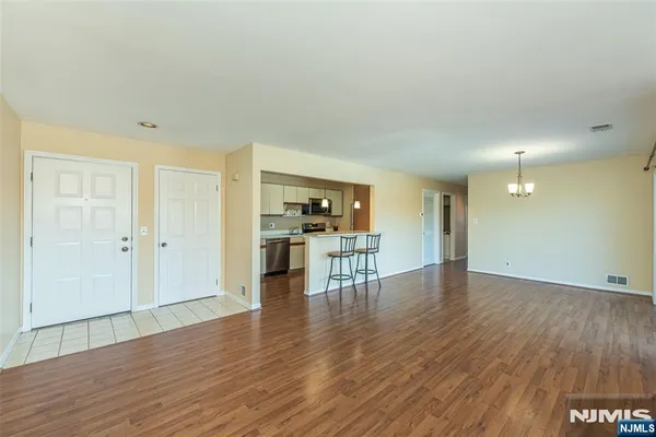 50 W LINDSLEY RD 53