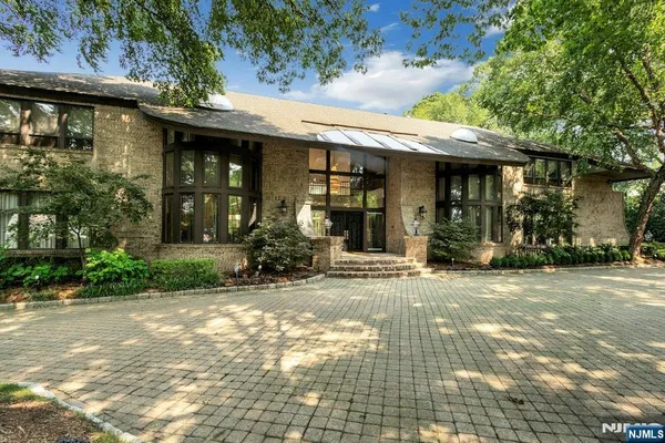 59 JACKSON DR