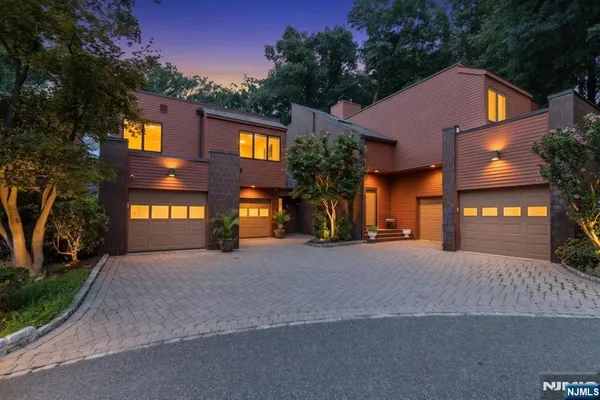 51 OLD QUARRY RD