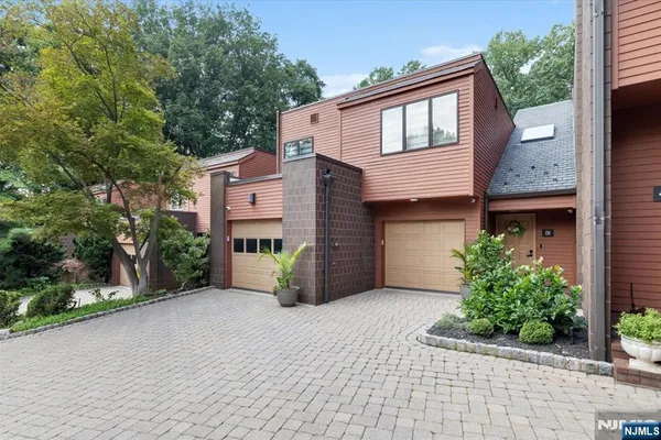 51 OLD QUARRY RD